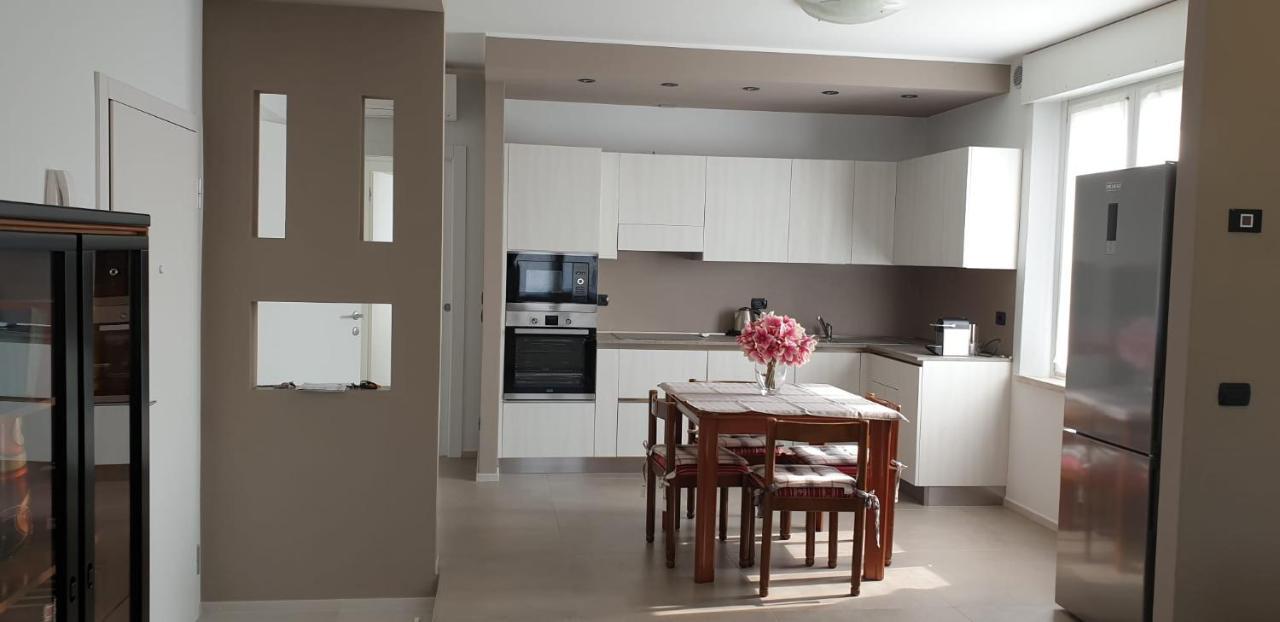 Rosy Apartment